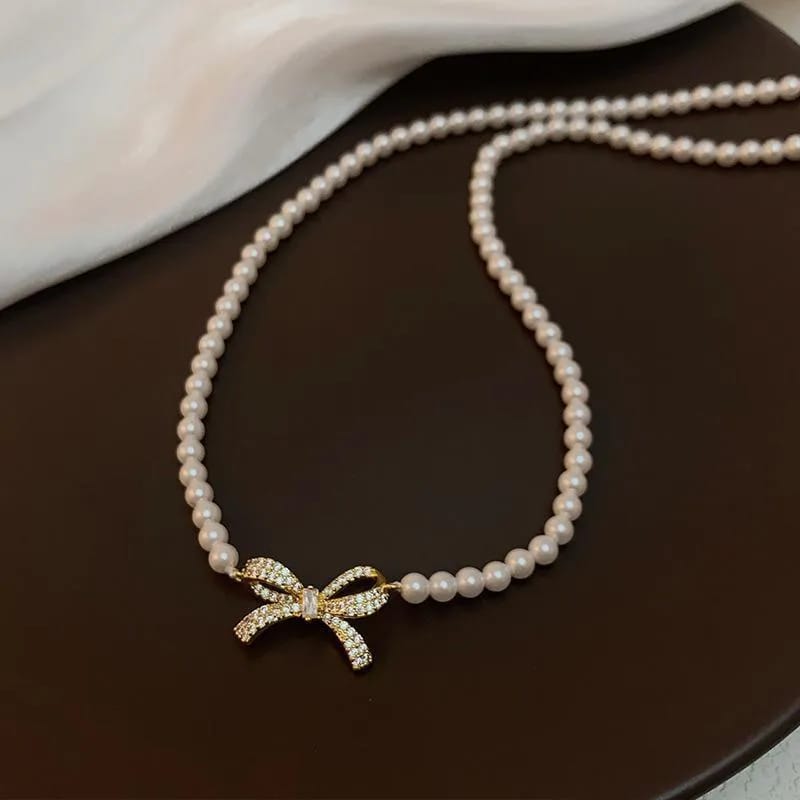 Bow shape pearl necklace
